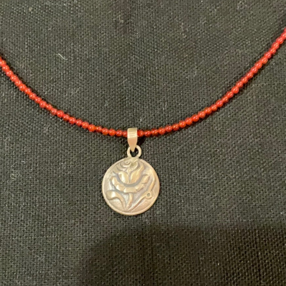 Silver flower beaded necklace